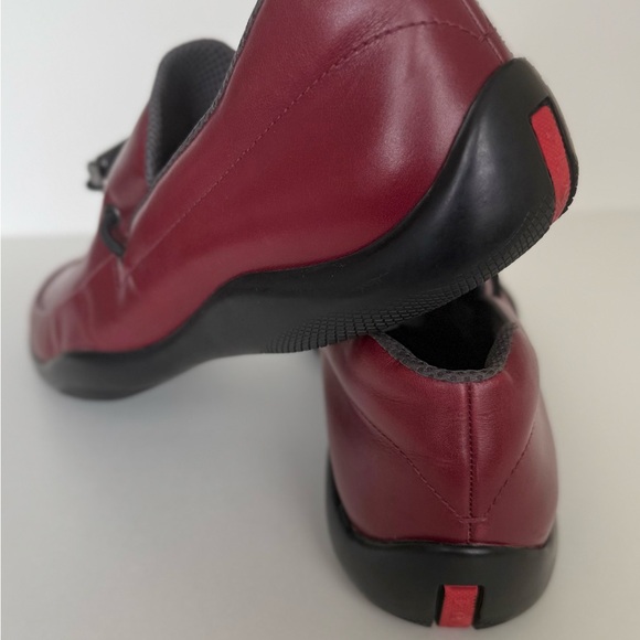 Prada Men’s Red Leather Loafers - Size 10 - Bold Designer Style - Picture 4 of 7